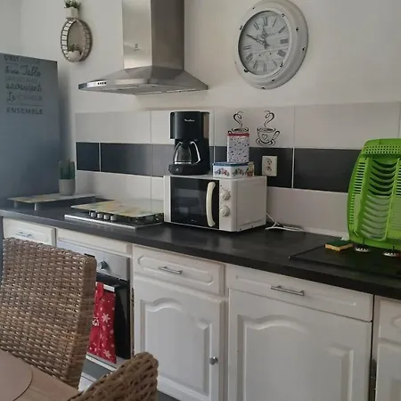 Appartement, La Route Des Grandes Alpes , 8 Couchages, Garage Pour Motards, Cyclistes, Possibilité De Supplémentaires, Si De 8 Personnes Appartement *