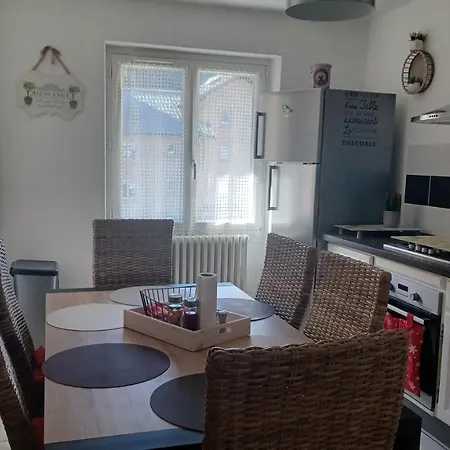 Appartement, La Route Des Grandes Alpes , 6 Couchages, Garage Pour Motards, Cyclistes, Possibilite De Supplementaires, Si De 6 Pers * Fourneaux (Savoie)