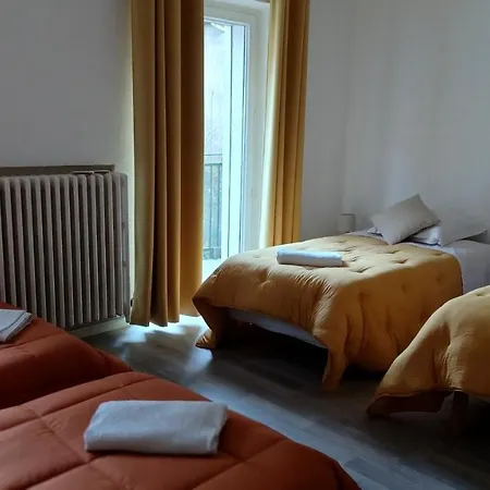 Appartement, La Route Des Grandes Alpes , 6 Couchages, Garage Pour Motards, Cyclistes, Possibilite De Supplementaires, Si De 6 Pers * Fourneaux (Savoie)